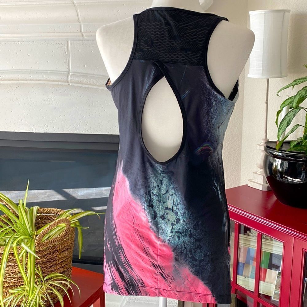 Nanette Lepore Tunic Key Hole Tank Top Black Pink Side Slit Workout Exercises M
